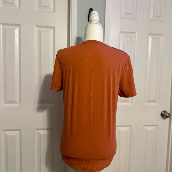 Universal Thread Orange V-neck Cotton Casual Tee Size: Small - Picture 5 of 5